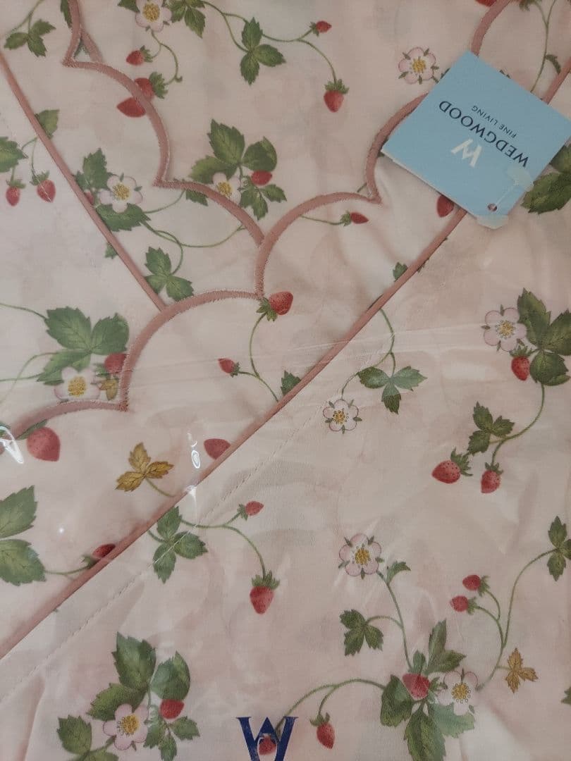 ウェッジウッド　エプロン　ワイルドストロベリー　ピンク　新品　キッチン　フリル