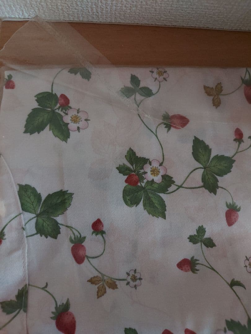 ウェッジウッド　エプロン　ワイルドストロベリー　ピンク　新品　キッチン　フリル