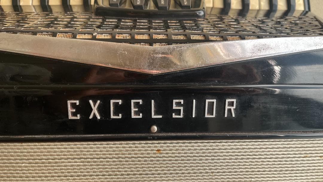 動作品:EXCELSIORエキセルシャー 302 イタリア製 34鍵120ベース