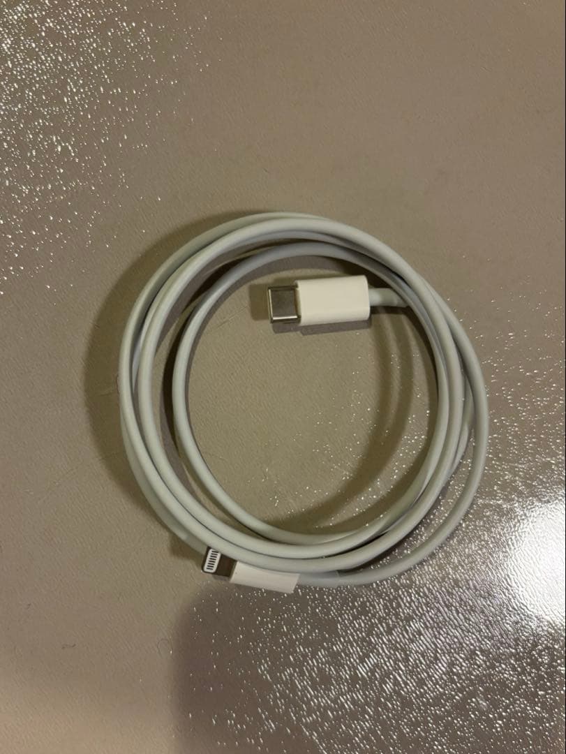 iphone 8本体ブラック　64GB