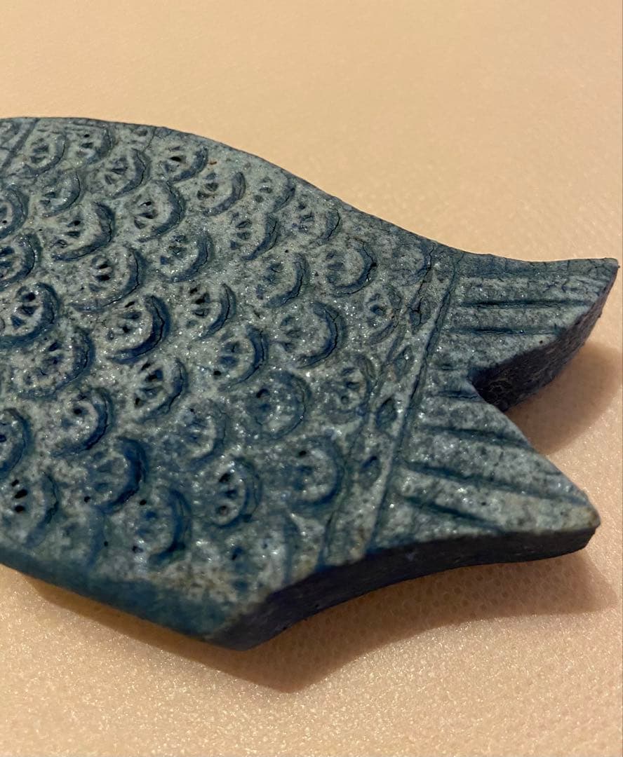 鹿児島睦さん 青い魚 置物①