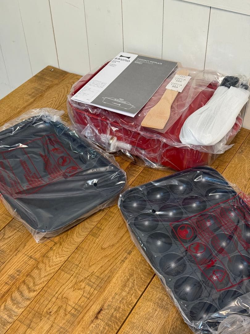 新品 ブルーノ コンパクトホットプレート赤 セラミックコート鍋セット