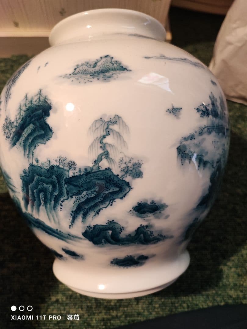 伊万里　鍋島焼窯元　畑萬陶苑　箱なし　染付山水図　花瓶