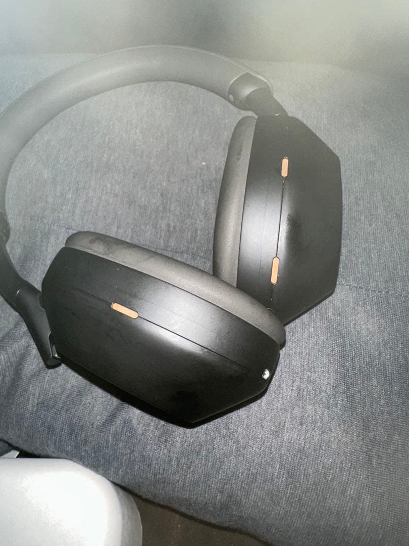 Sony WH-1000XM5 中古