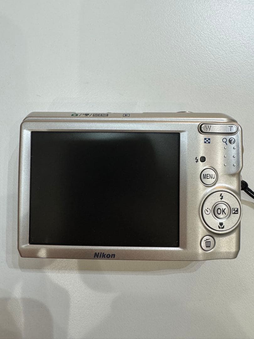 【雀⭐︎】Nikon COOLPIX L20 動作確認済み 乾電池使用