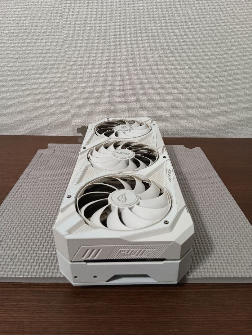 グラフィックボード・グラボ・ビデオカード ASUS ROG STRIX RTX 3090 WhiteEdition