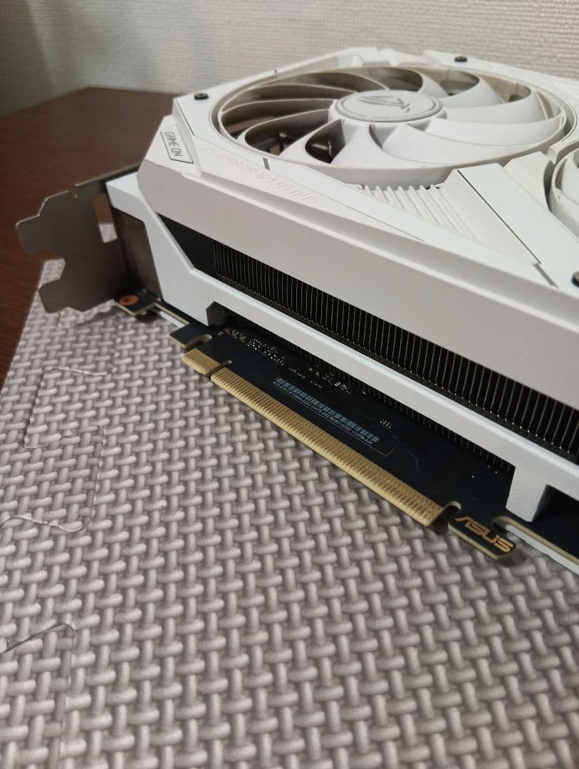 グラフィックボード・グラボ・ビデオカード ASUS ROG STRIX RTX 3090 WhiteEdition