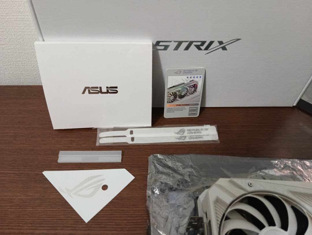 グラフィックボード・グラボ・ビデオカード ASUS ROG STRIX RTX 3090 WhiteEdition