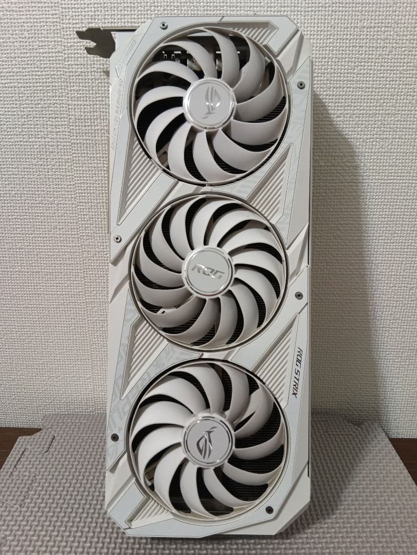 グラフィックボード・グラボ・ビデオカード ASUS ROG STRIX RTX 3090 WhiteEdition