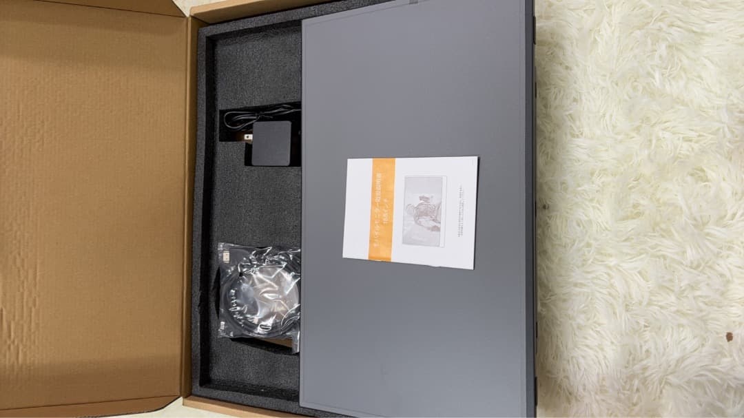 18.5インチ モバイルモニター