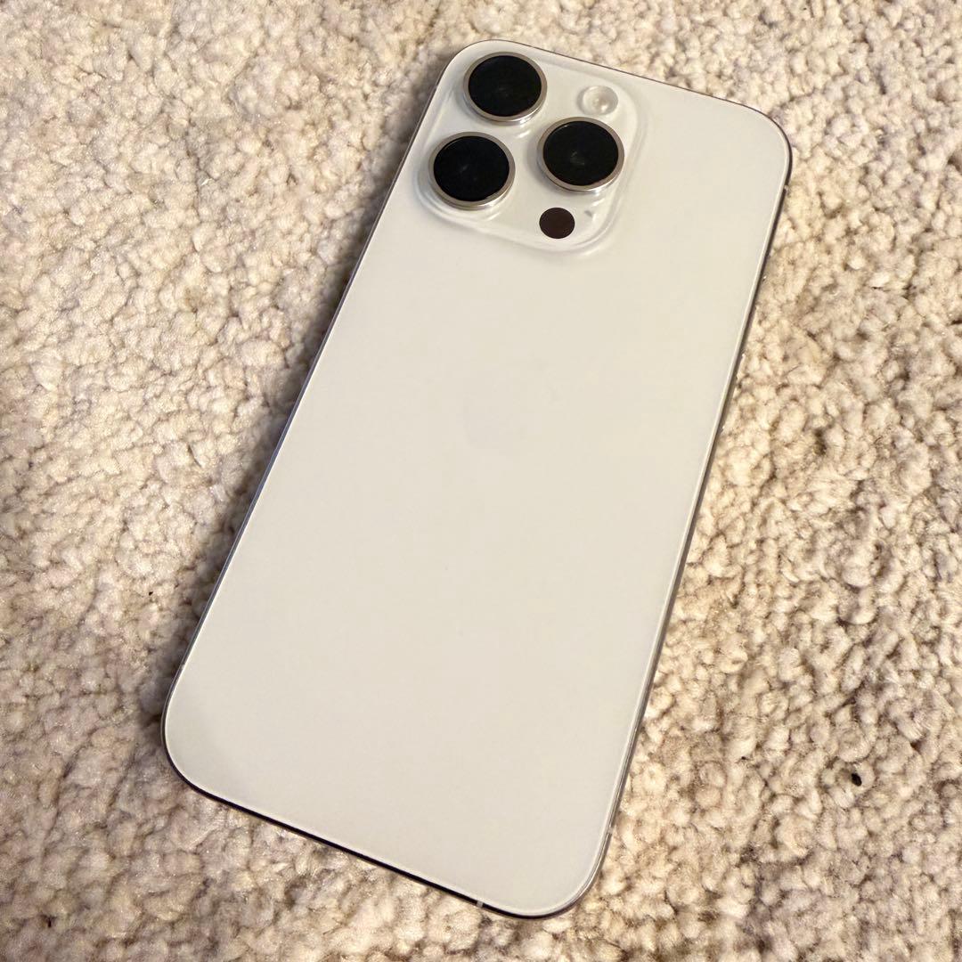 iPhone 15 Pro 512GB ホワイトチタニウム