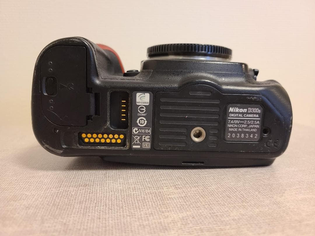 【まだ使えるけど】Nikon D300s【ジャンク】