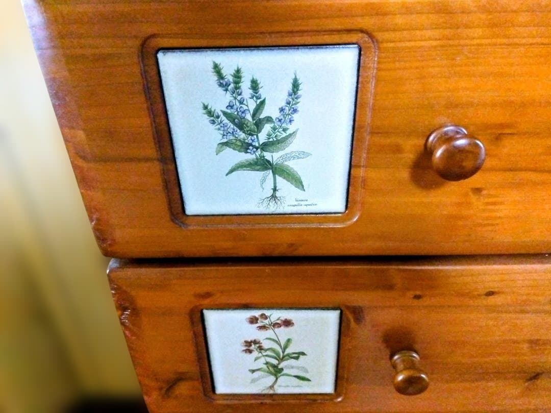 北欧風家具　カントリー　アンティーク　タイルタンス　チェスト