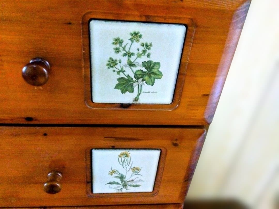 北欧風家具　カントリー　アンティーク　タイルタンス　チェスト