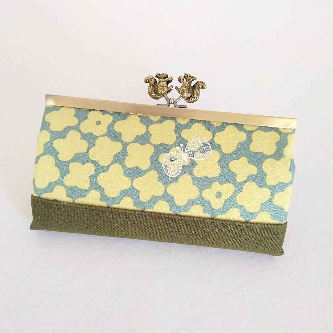 ミナペルホネン hanaco+choucho(カーキ) リス浮足がま口長財布