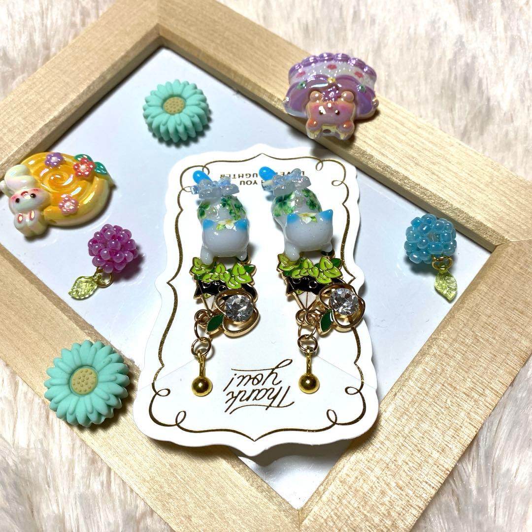 ☆黒猫ちゃんとキラキラりんごが可愛い猫ちゃんイヤリング☆