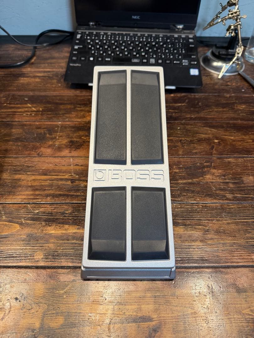 美品　BOSS　FV-500H　ボリュームペダル　箱、説明書付