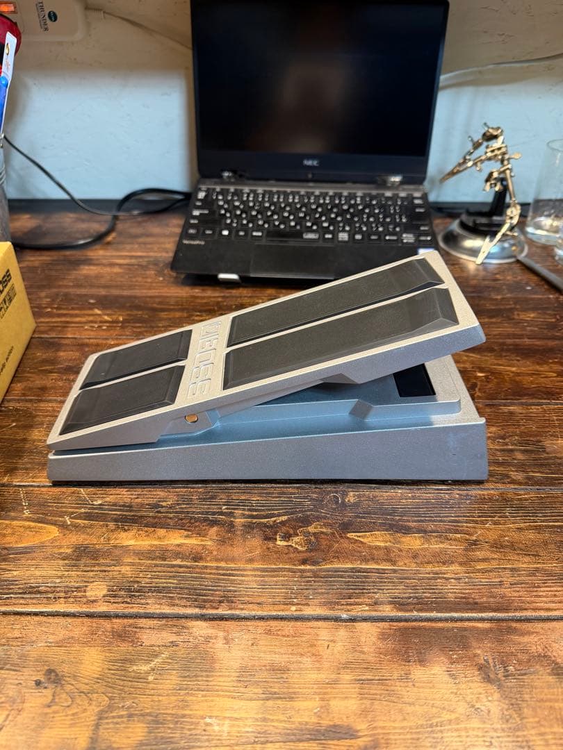 美品　BOSS　FV-500H　ボリュームペダル　箱、説明書付