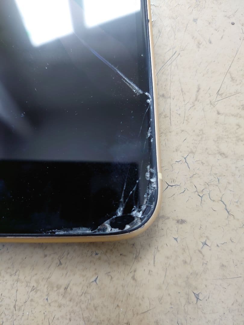 スマートフォン本体 iPhone XR Yellow 64 GB docomo