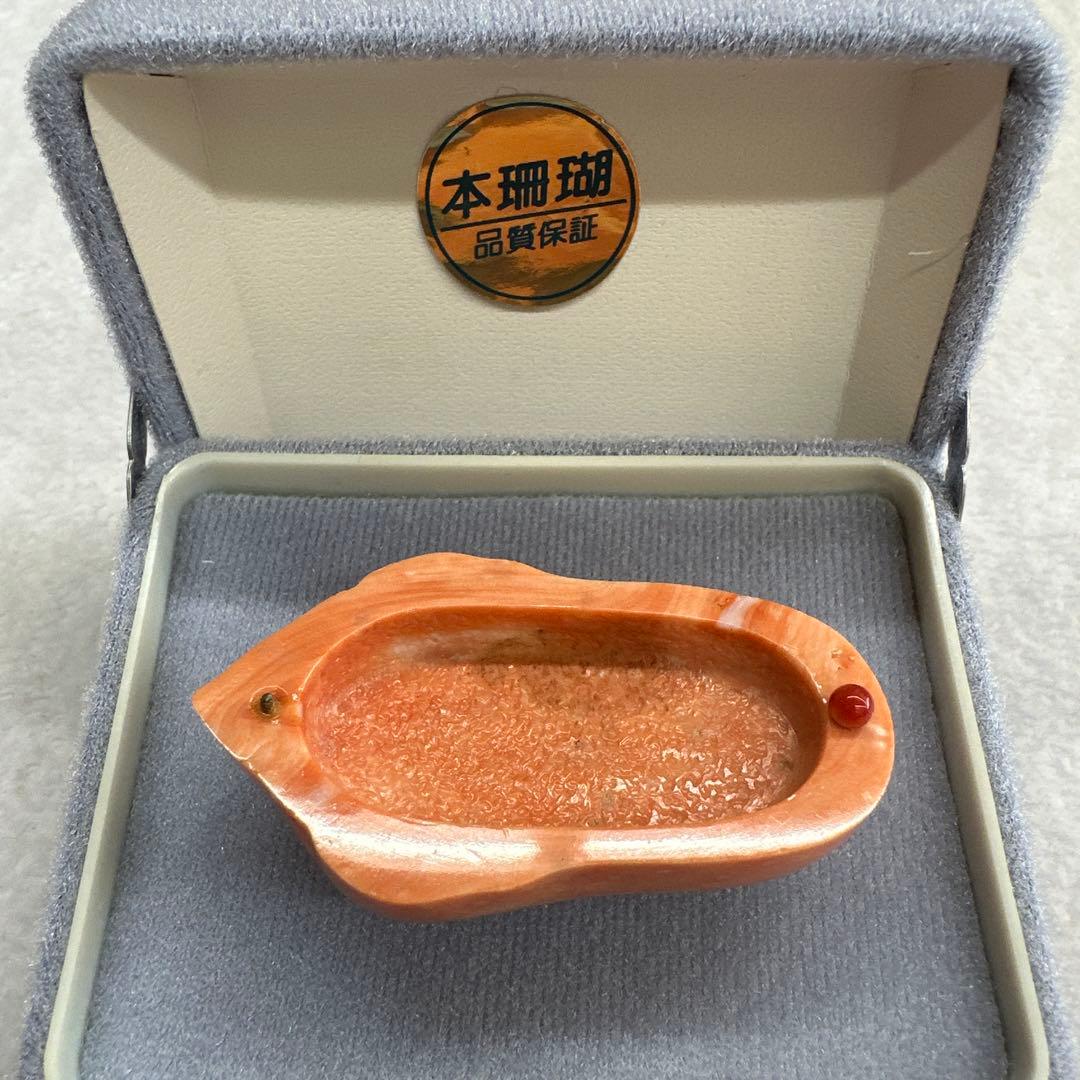 国産　天然桃珊瑚彫刻のアクセサリー
