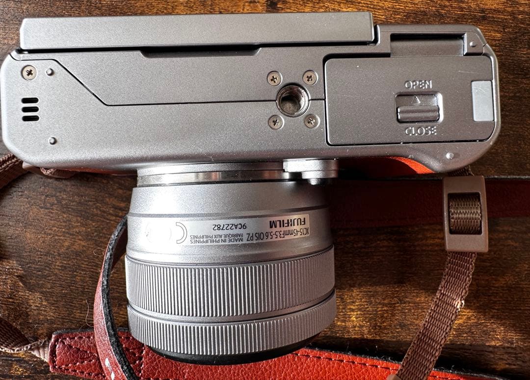 富士フィルム X-A5 ミラーレスカメラ レンズ付き