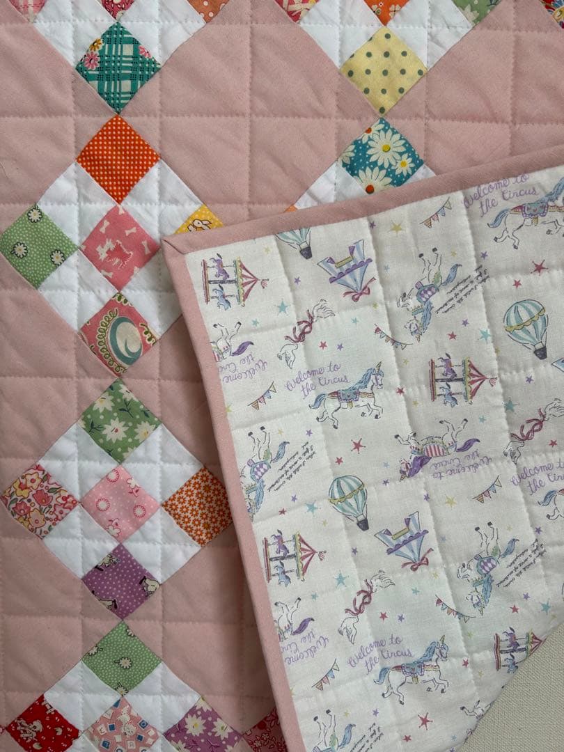 パッチワークキルト　タペストリー