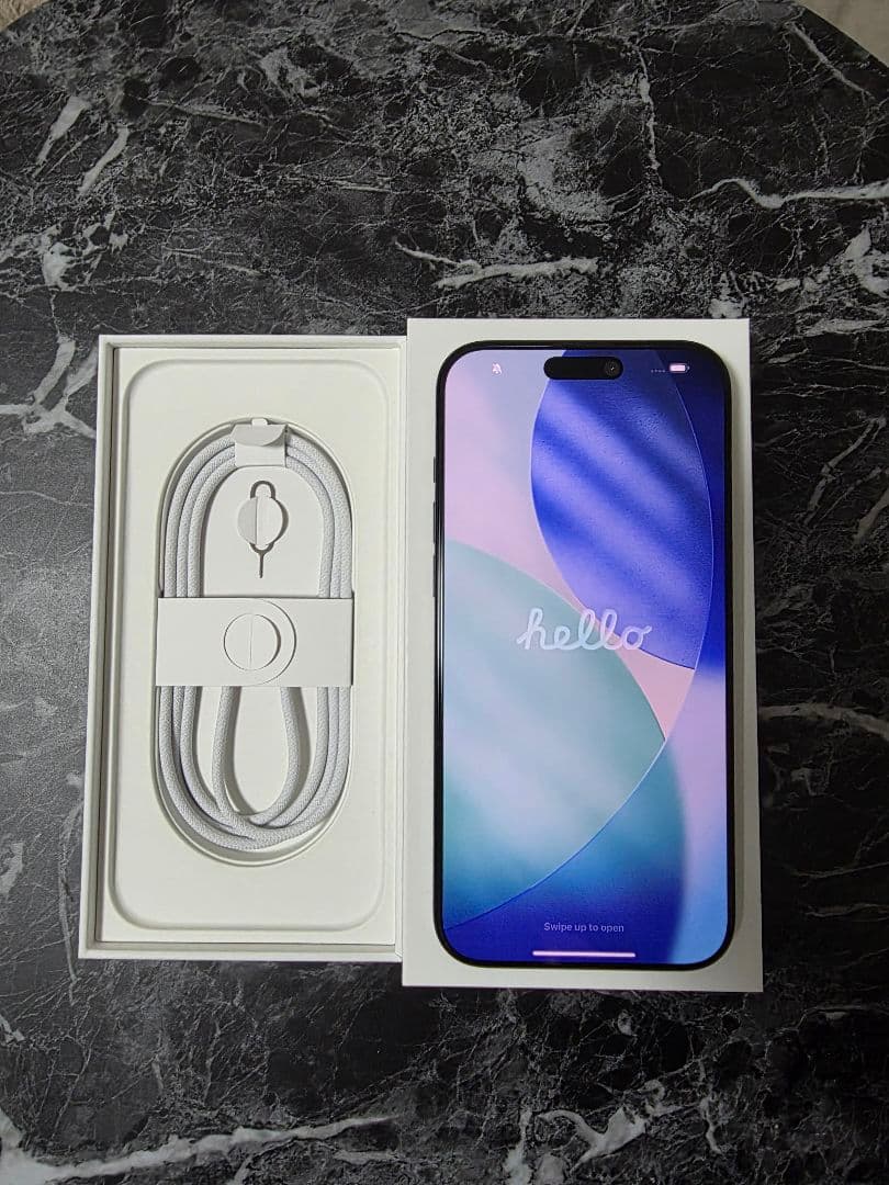 Apple iPhone16ProMax　ブラックチタニウム　256GB