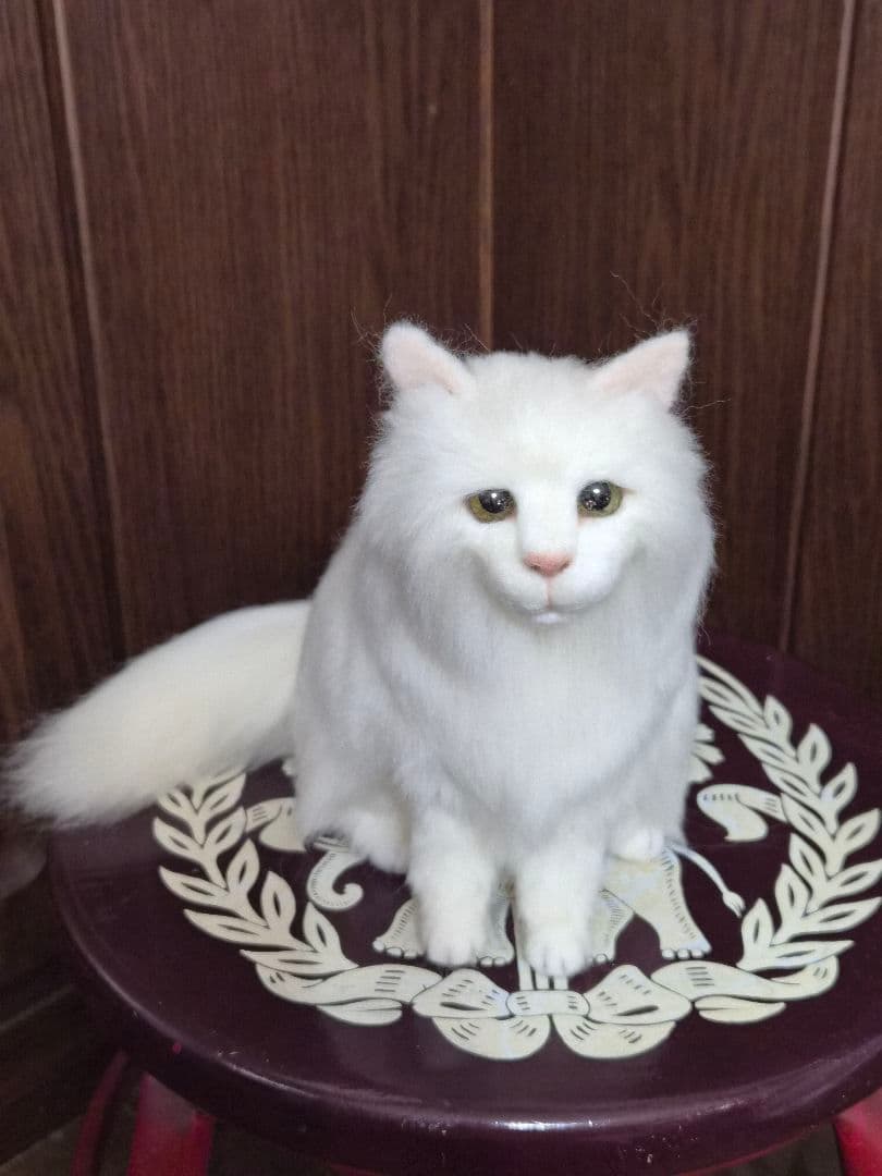 羊毛フェルト　白猫ちゃん