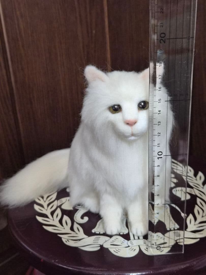 羊毛フェルト　白猫ちゃん