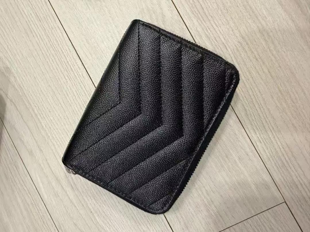 黒 レザー 財布