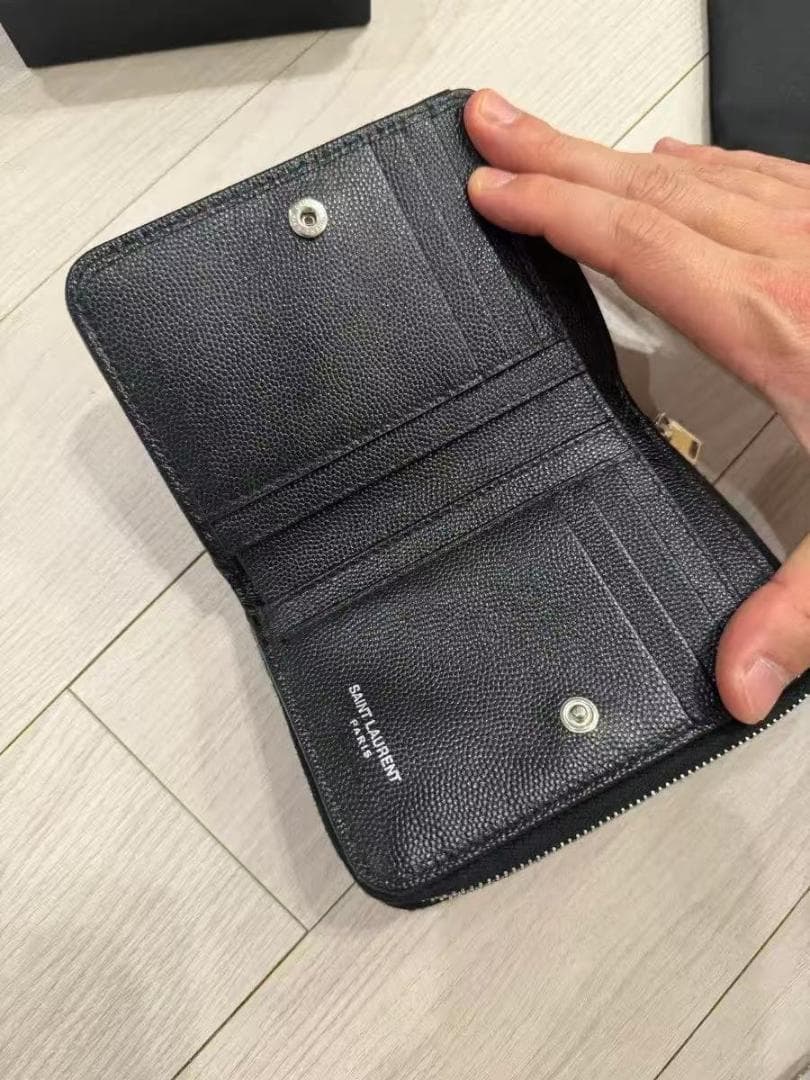 黒 レザー 財布