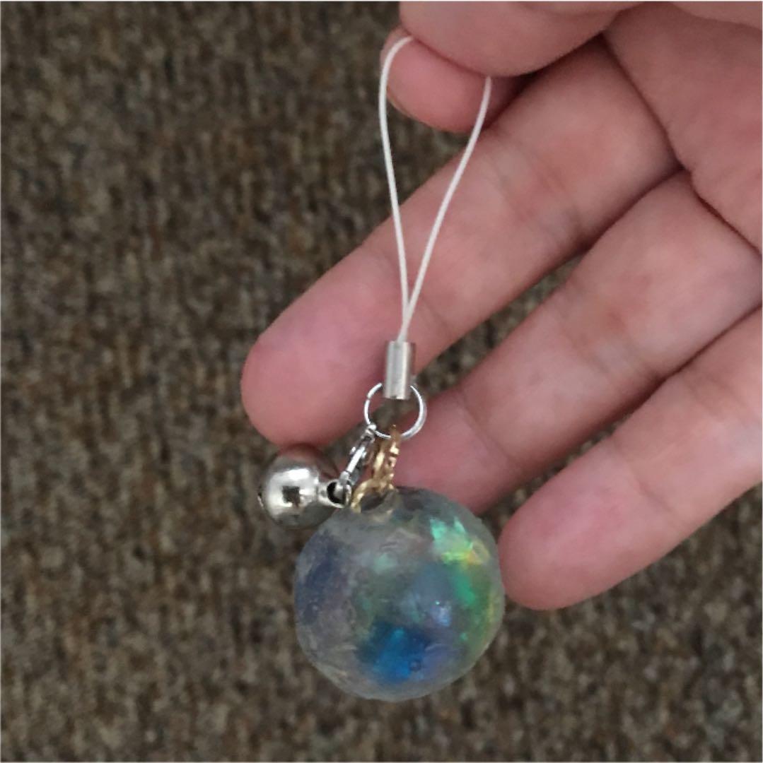 J U P iｔer　虹色のストラップ