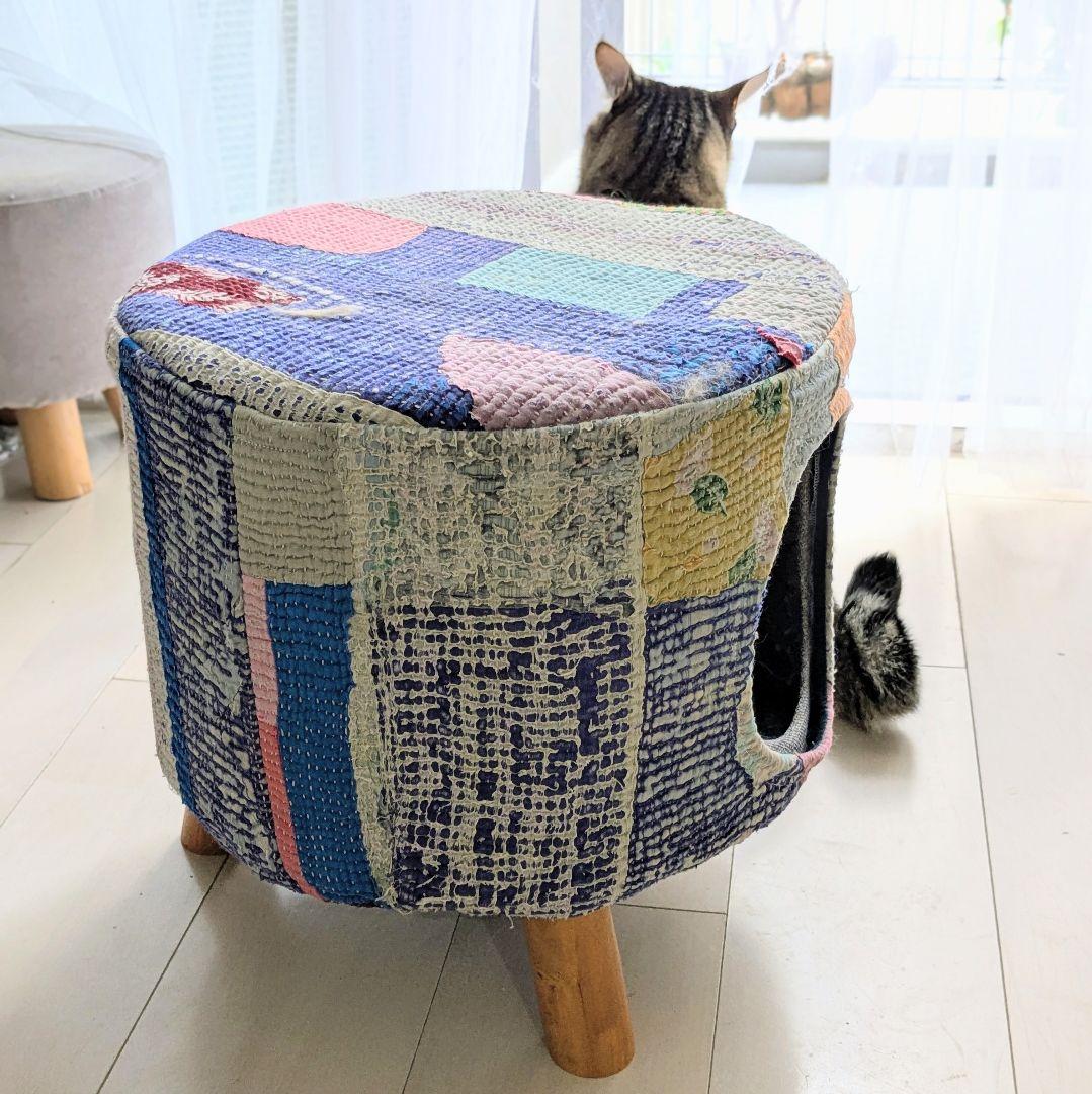 ヴィンテージラリーキルトのペットスツール　キャットハウス　ラウンドスツール