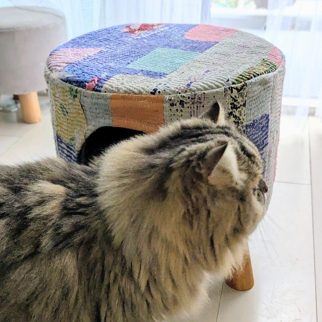 ヴィンテージラリーキルトのペットスツール　キャットハウス　ラウンドスツール