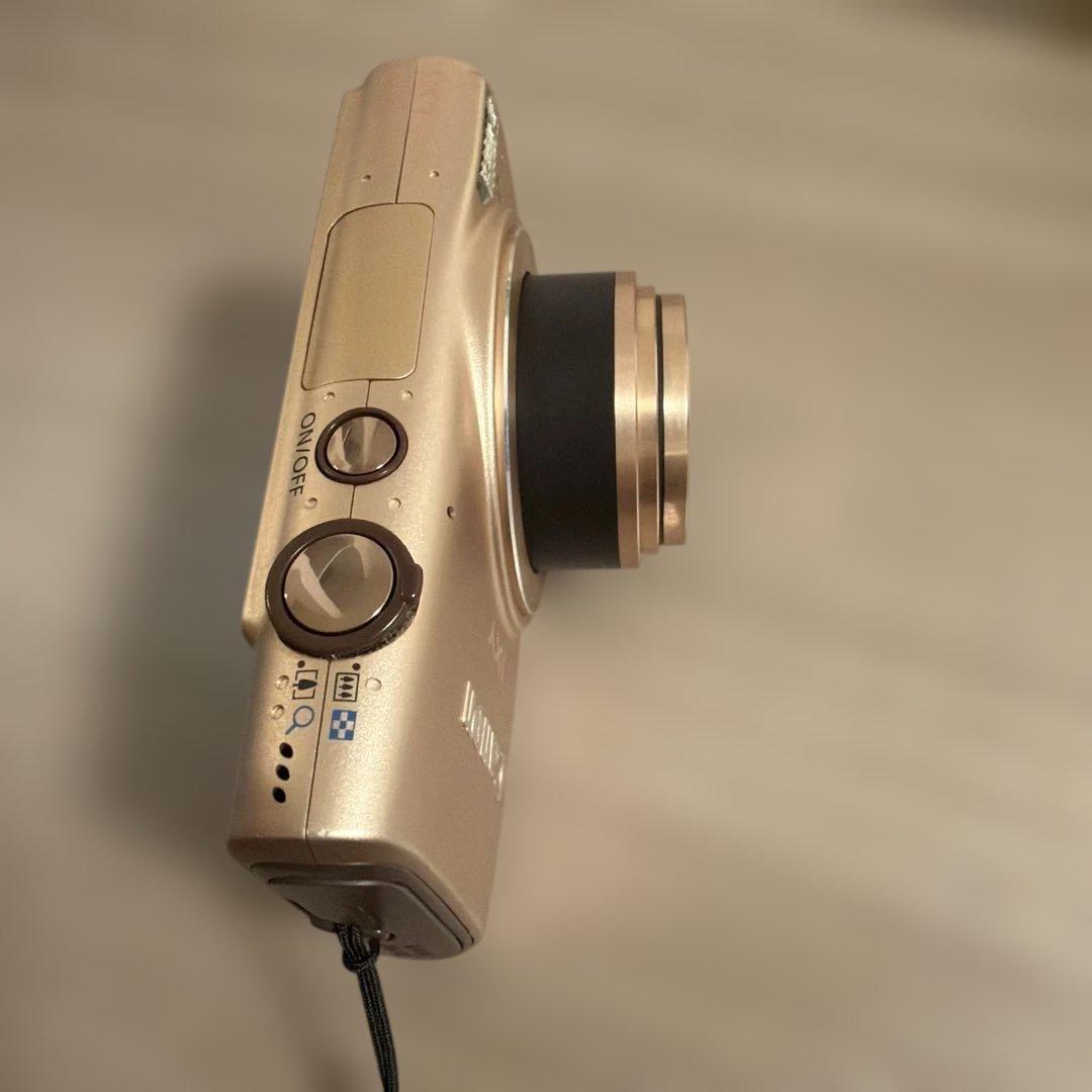 Canon IXY ゴールド　デジタルカメラ 本体と充電器　610f wihi