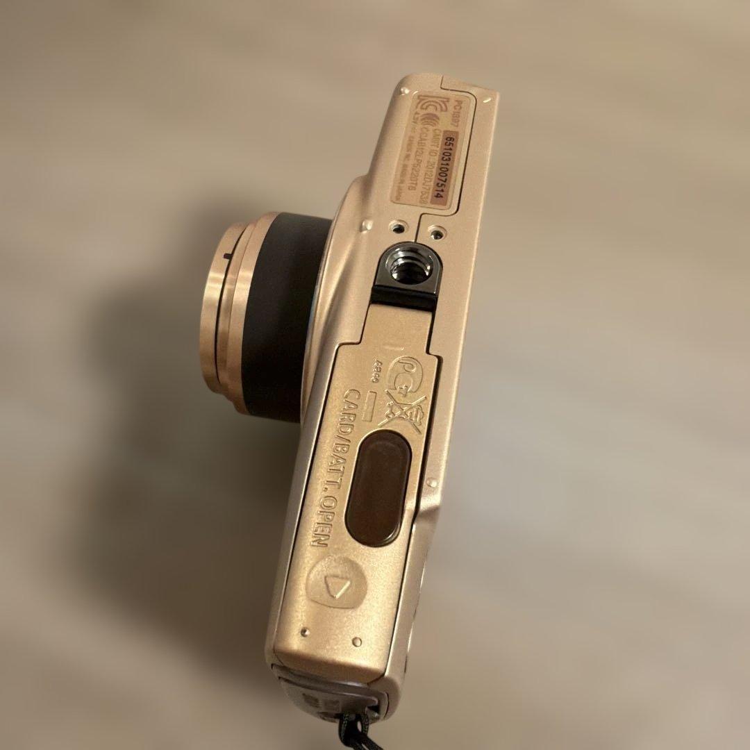 Canon IXY ゴールド　デジタルカメラ 本体と充電器　610f wihi