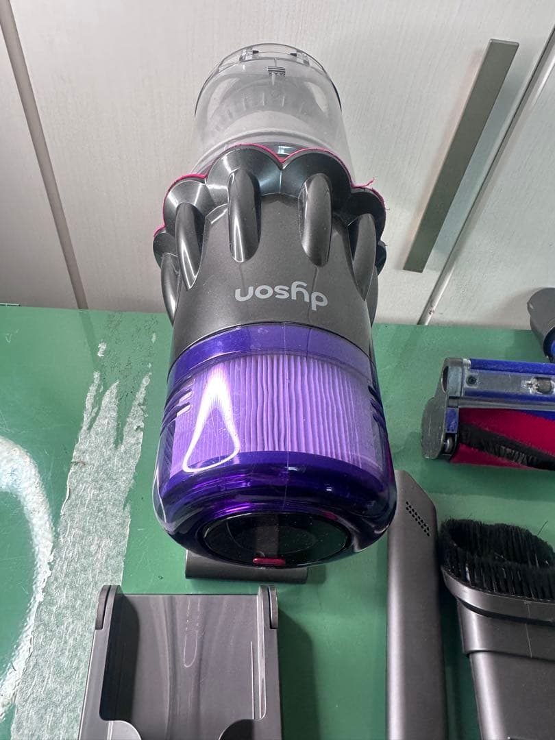 Dyson ダイソン SV18 清掃済み!