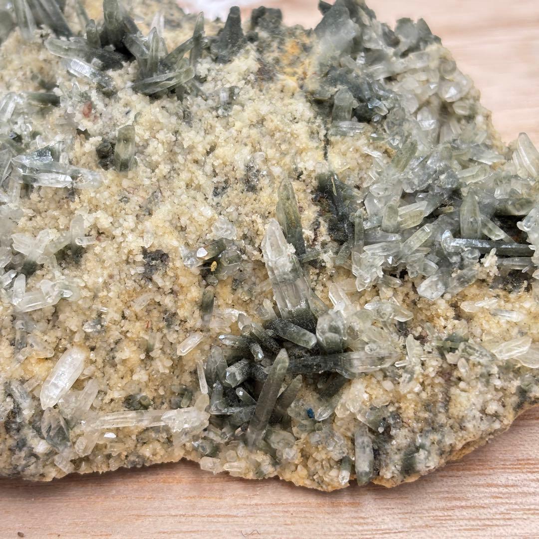 天然石　ガネーシュヒマール産クラスター　パワー強め　取扱注意