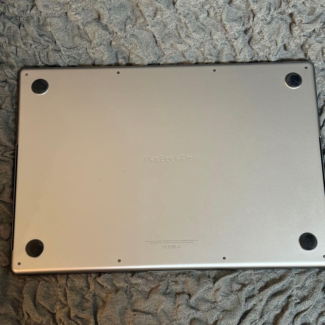 【最安値】MacBook Pro 16 M1Max/64GB/4TB