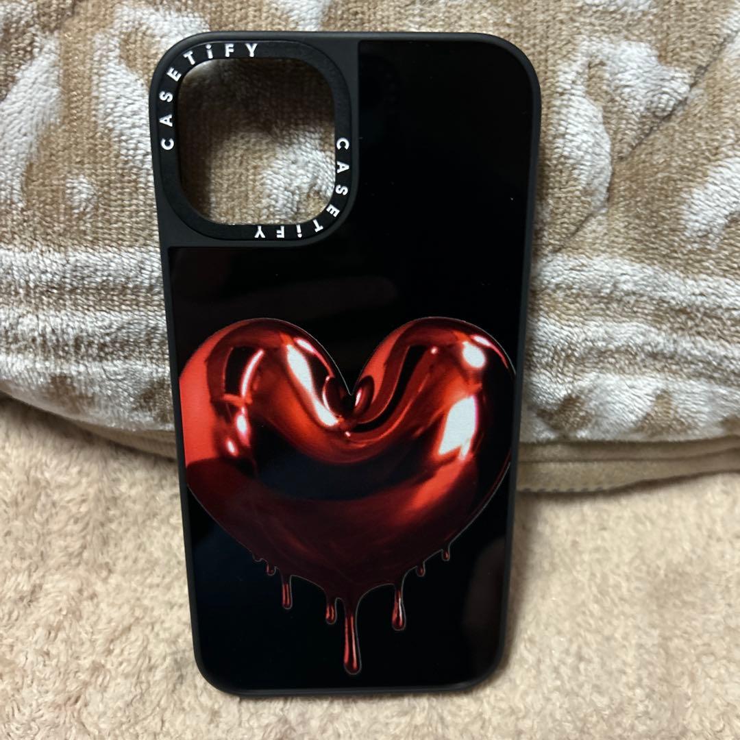 CASETiFY ハートと蛇デザイン iPhoneケース