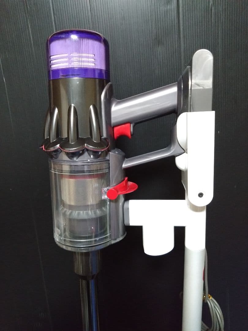 大人気モデル！dyson‼️デジタルスリムフィラフィ SV18充電スタンド付き④