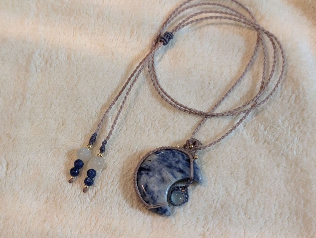 ぷ*ん様 マクラメネックレス ブルースポットジャスパー