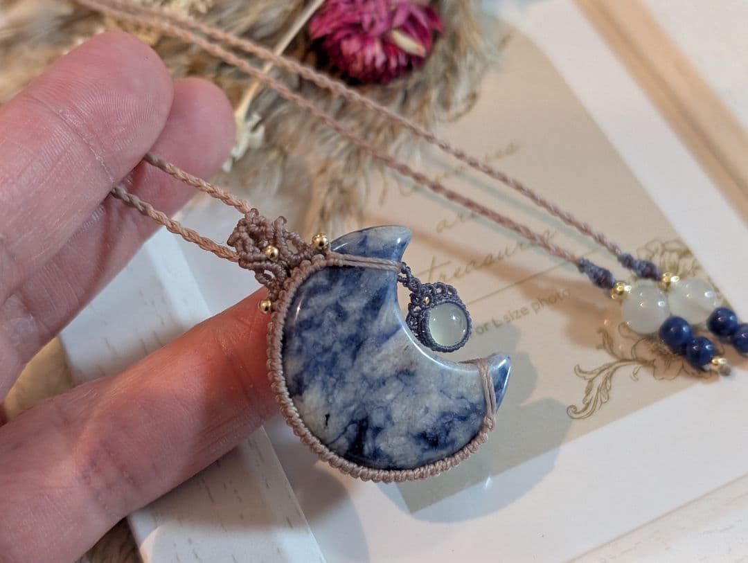 ぷ*ん様 マクラメネックレス ブルースポットジャスパー