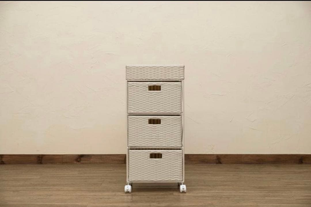 【送料無料・新品】ラタン調　チェスト　3段　アイボリー