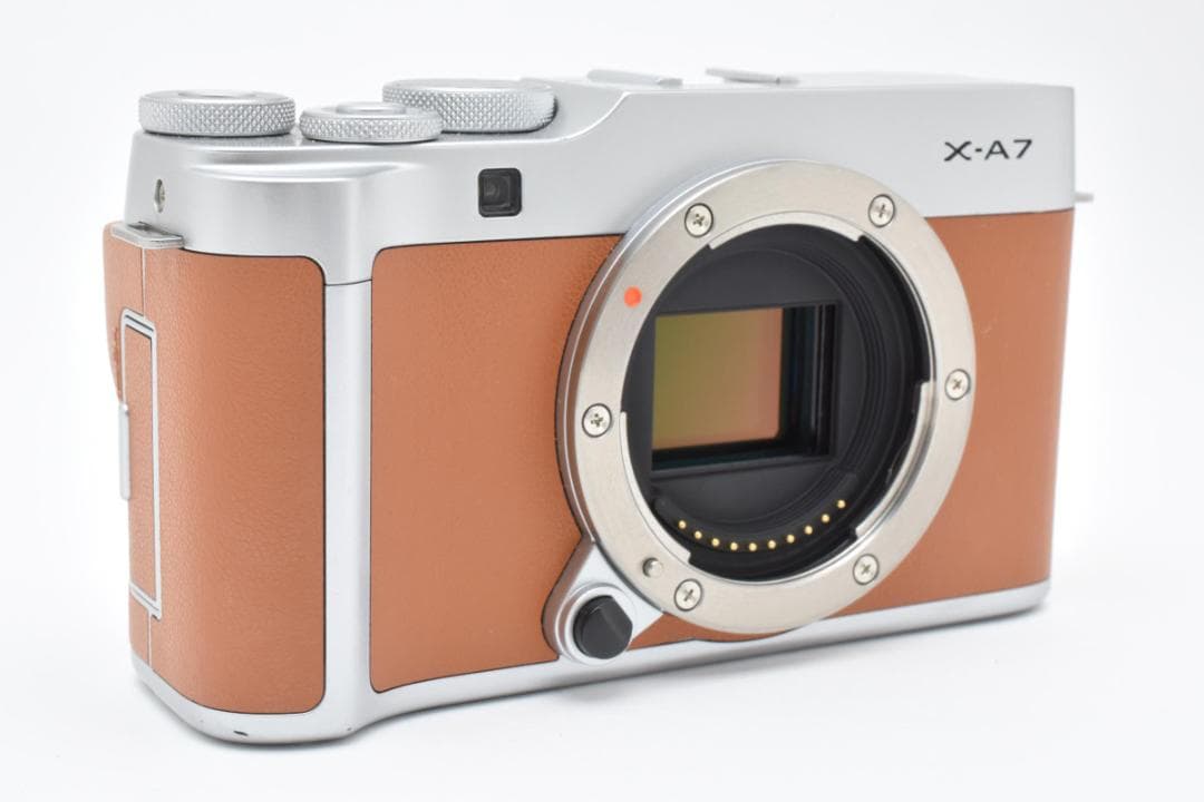 超美品 富士フイルム X-A7 ミラーレスデジタルカメラボディ ブラウン