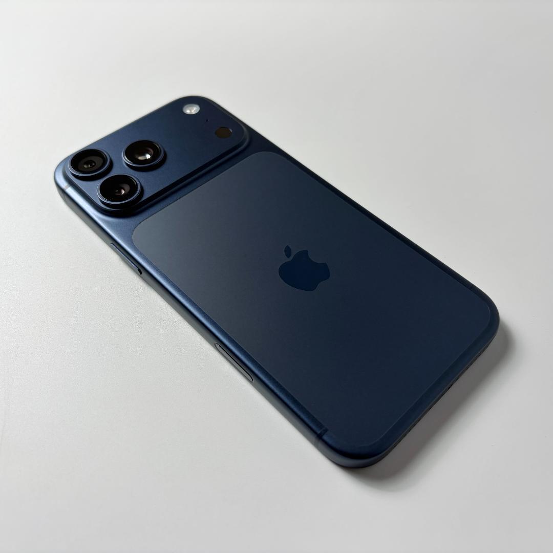 米国版 iPhone 17 Pro Max Deep Blue 256GB