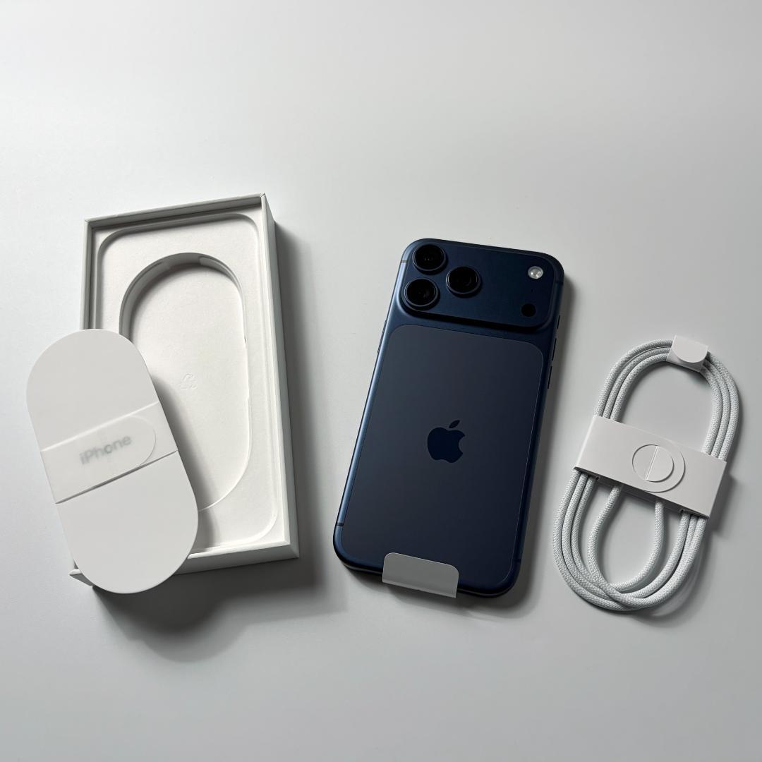 米国版 iPhone 17 Pro Max Deep Blue 256GB