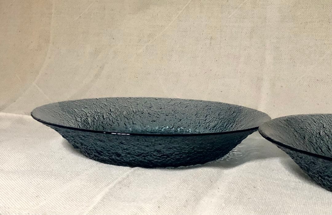 ◆254◆ダークグレー ガラス皿 サラダプレート22.5 cm 2枚セット