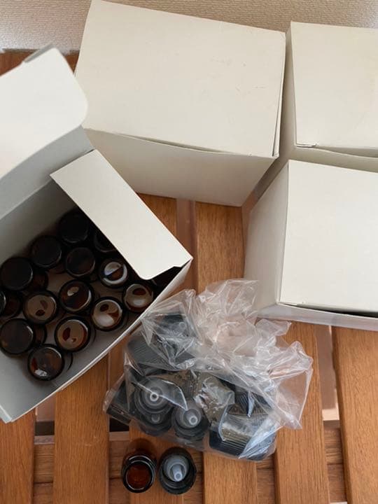 【アロマテラピー】ドロッパー付き遮光瓶3ml18本×4箱セット