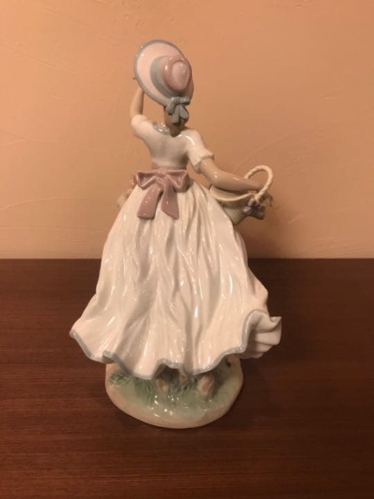 リヤドロ　春を告げる小鳥たち